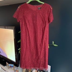 Ann Taylor Red Burgundy Lace Shift Dress Size 0P